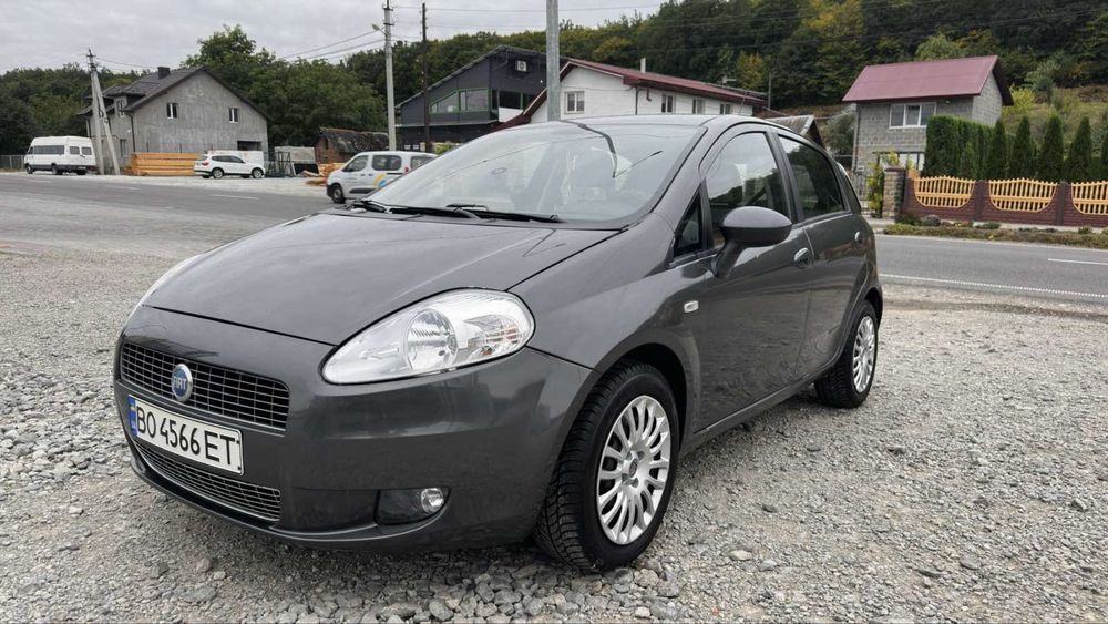 Продам надійне та економне авто Fiat punto 2012