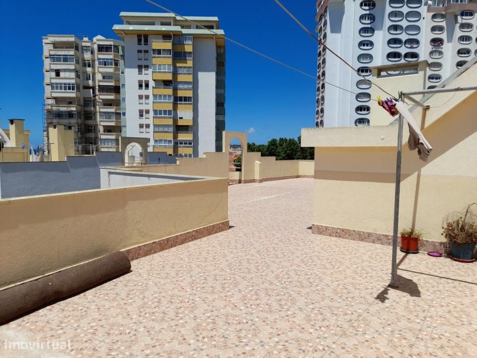 Apartamento com 2 quartos - localizado em Costa da Caparica Lisbon