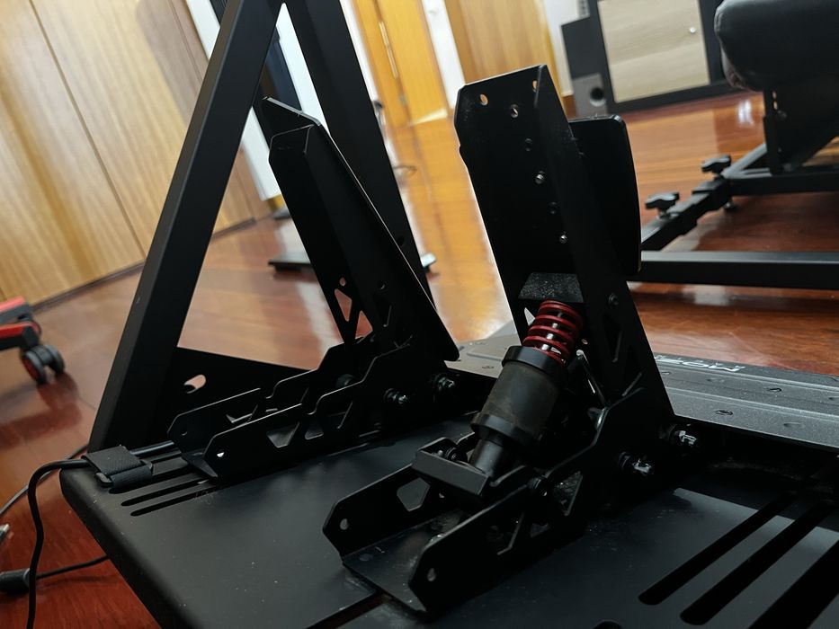 Simrig Cockpit GT Omega ART + Fanatec CSL DD + Volante McLaren GT3 + Pedais Moza SR-P
