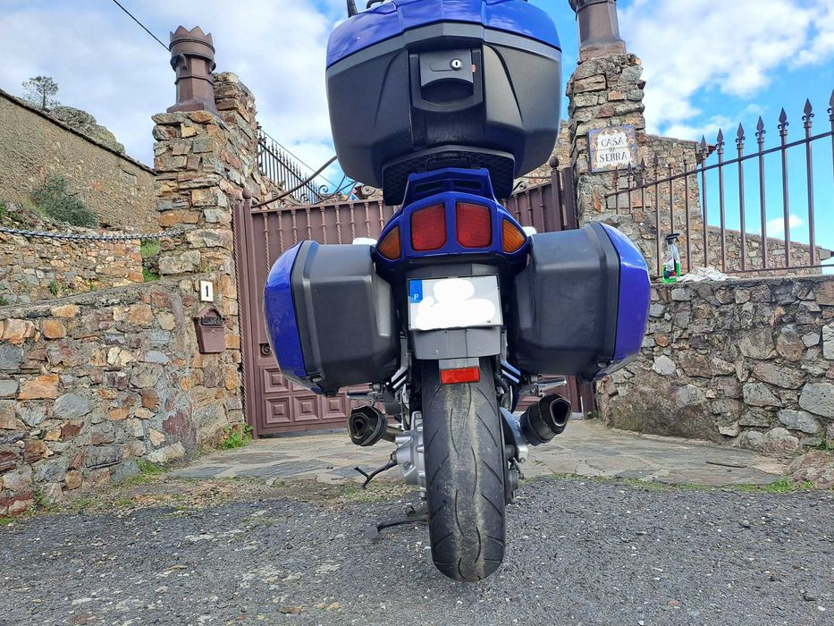 Yamaha FJR1300 poucos kms