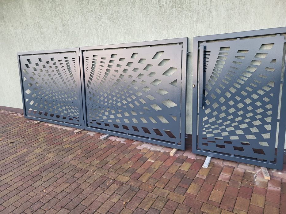 Brama wjazdowa, Producent, ostatnia sztuka