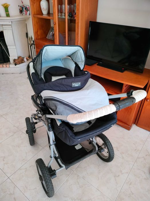 Carrinho de bébé - ovo e acessórios