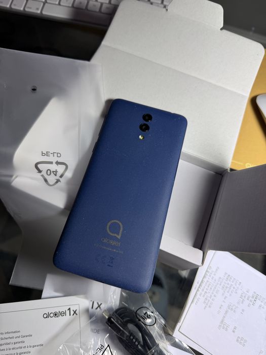 Telemóvel Alcatel 1X - novo