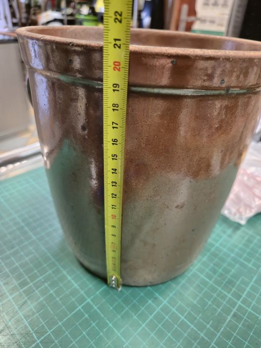 Kamienny garnek do kiszenia