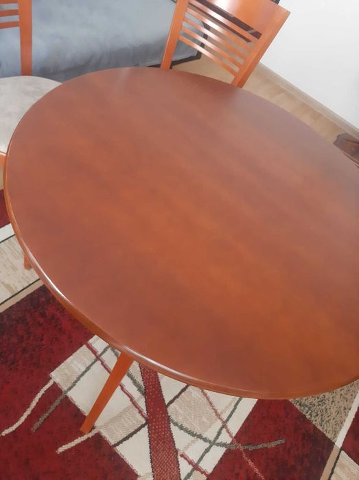 okrągły stół + 4 krzesła