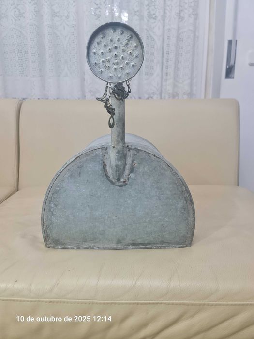 chuveiro antigo em zinco