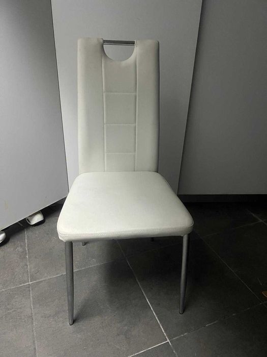 Vendo 4 cadeiras de sala de jantar