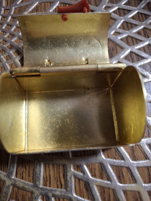 Stara mosiężna szkatułka Kuferek – Miniatura Vintage 4,5 cm