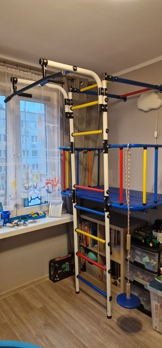 Domek dla dzieci drążek do ćwiczeń