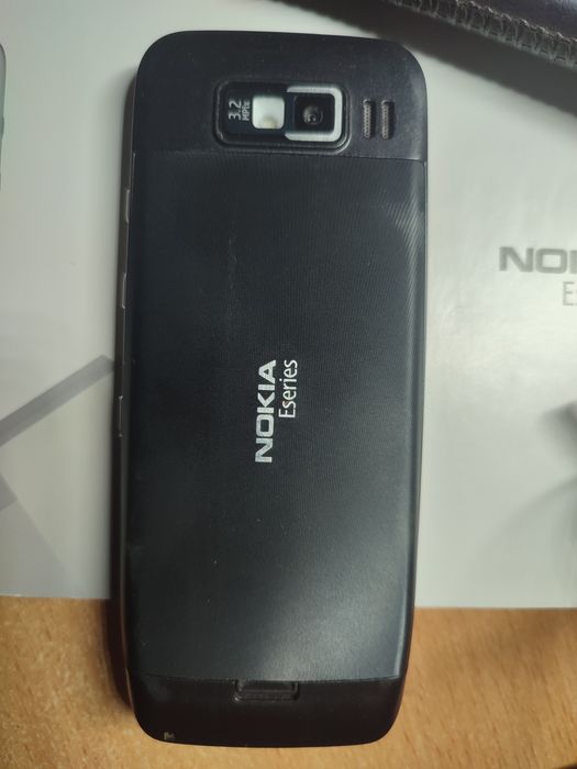 Продам телефон Nokia E52
