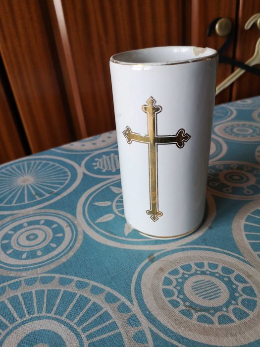 jarra de porcelana de altar445633754763120640