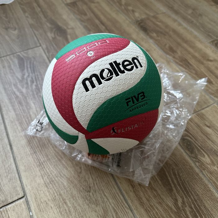 Волейбольний мяч Molten 5000 PU mikasa v300 v200