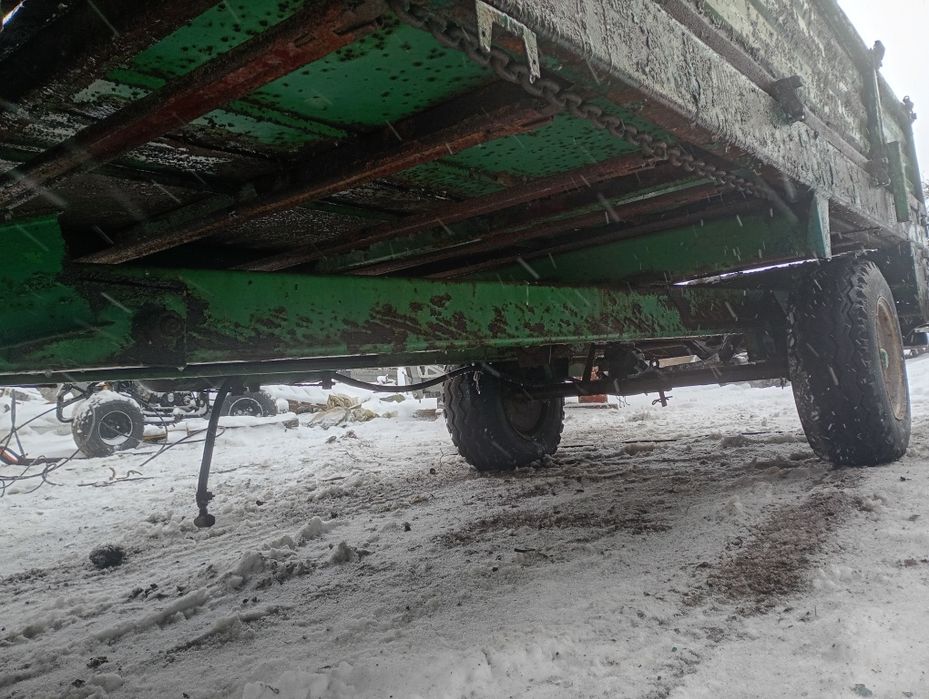 Przyczepa rozrzutnik czarna białostocka kultywator