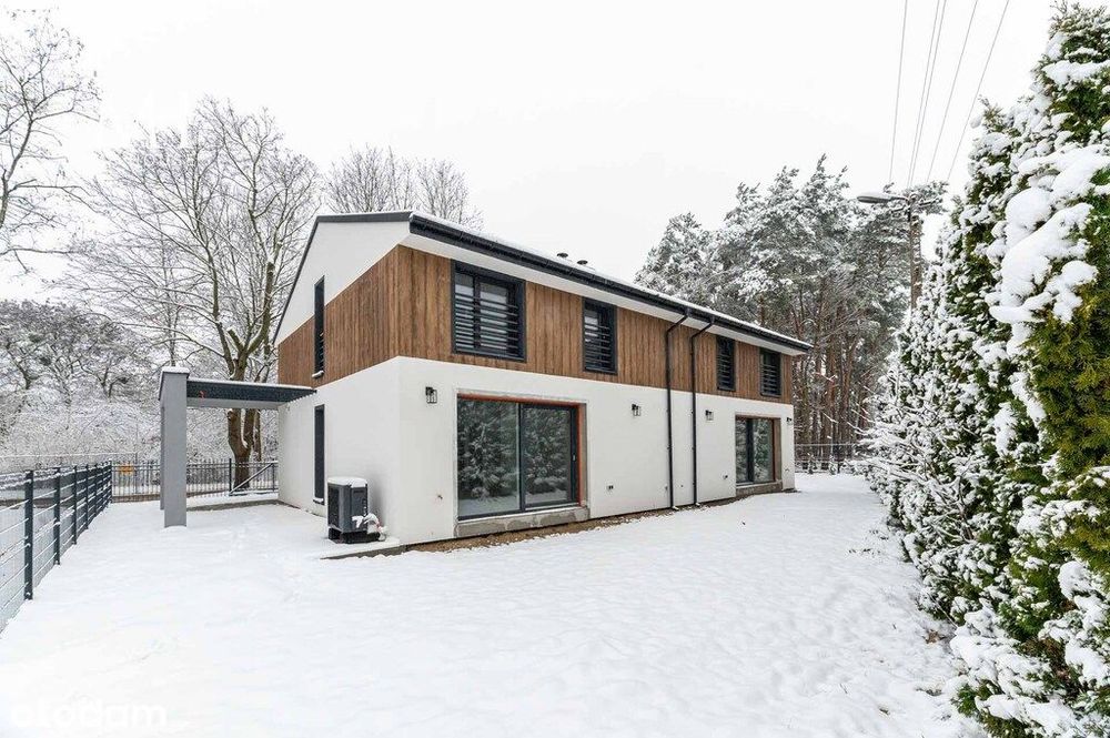 Kompaktowy bliźniak w malowniczej okolicy