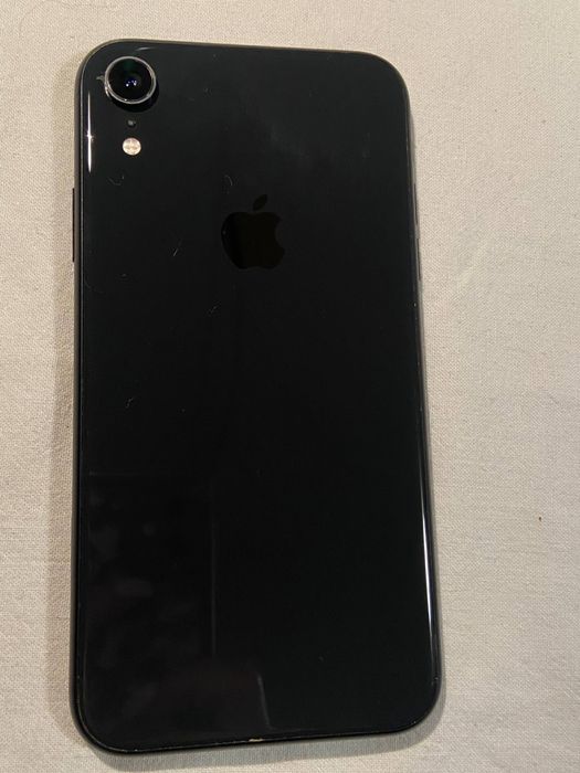 iPhone XR • 128 GB