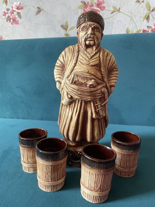 Графін і рюмки