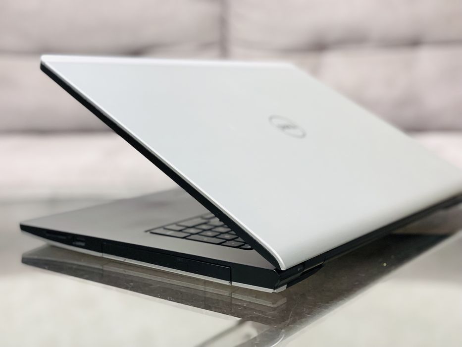 Ноутбук Dell 17/Pentium 3558U/1.7 GHZ/8 ГБ/SSD 128/HD Graphics /1 ГБ