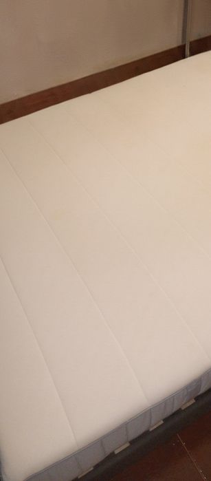 Cama de Casal Completa IKEA 160x200 cm (Estrutura Estofada + Estrado + Colchão)