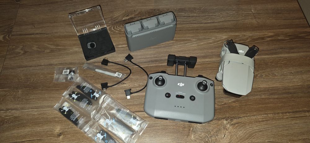 Dron Dji mini 2 fly more combo