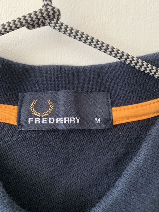 Pólo Fred Perry Azul Escuro e Laranja