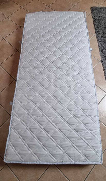 Colchão Maxicomfort  (90 x 200) Novo