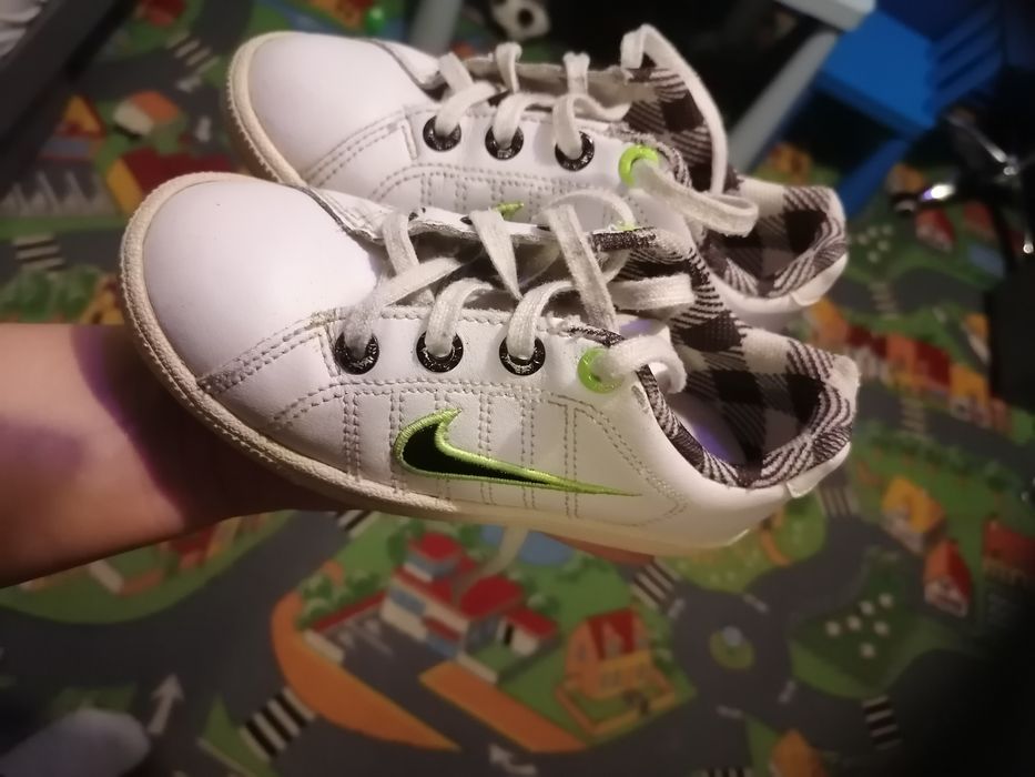 Nike dziewczęce.