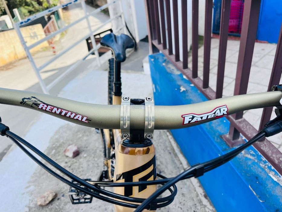 Vendo bicicleta de enduro Transition Sentinel em carbono
