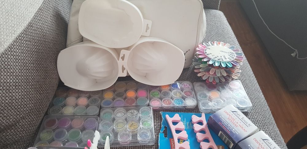 Zestaw do paznokci, ozdoby,lampa,stylizacja paznokci pyłki folia lakie