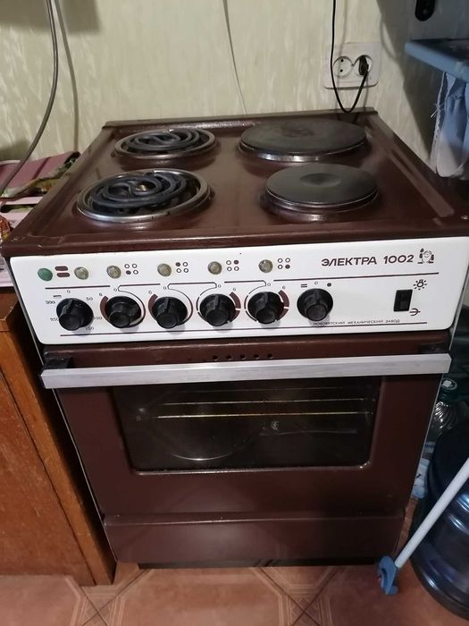 Продам електроплиту Электра 1002