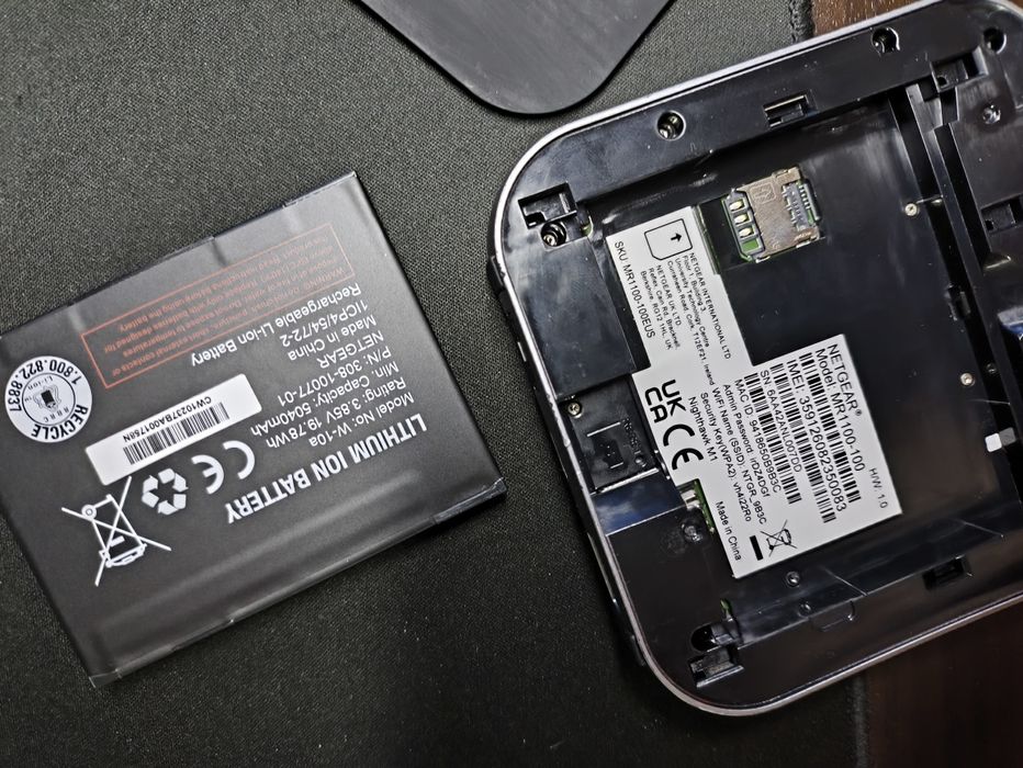 Router WiFi Netgear Nighthawk M1 MR1100  (Wi-Fi 5)