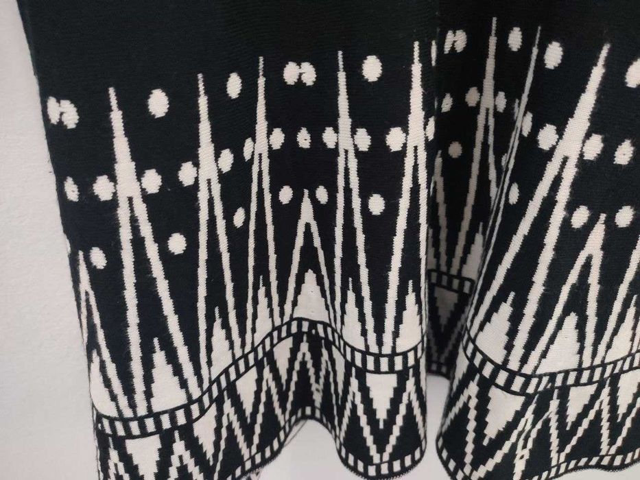 vestido preto e branco
