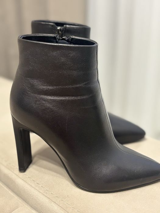 Ботінки Estro шкіряні