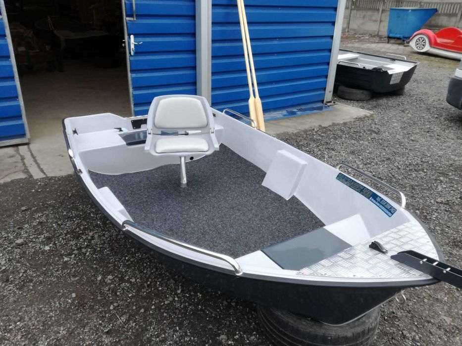 Łódź łódka wędkarska 320