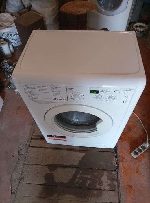 Рабочая стиральная машина