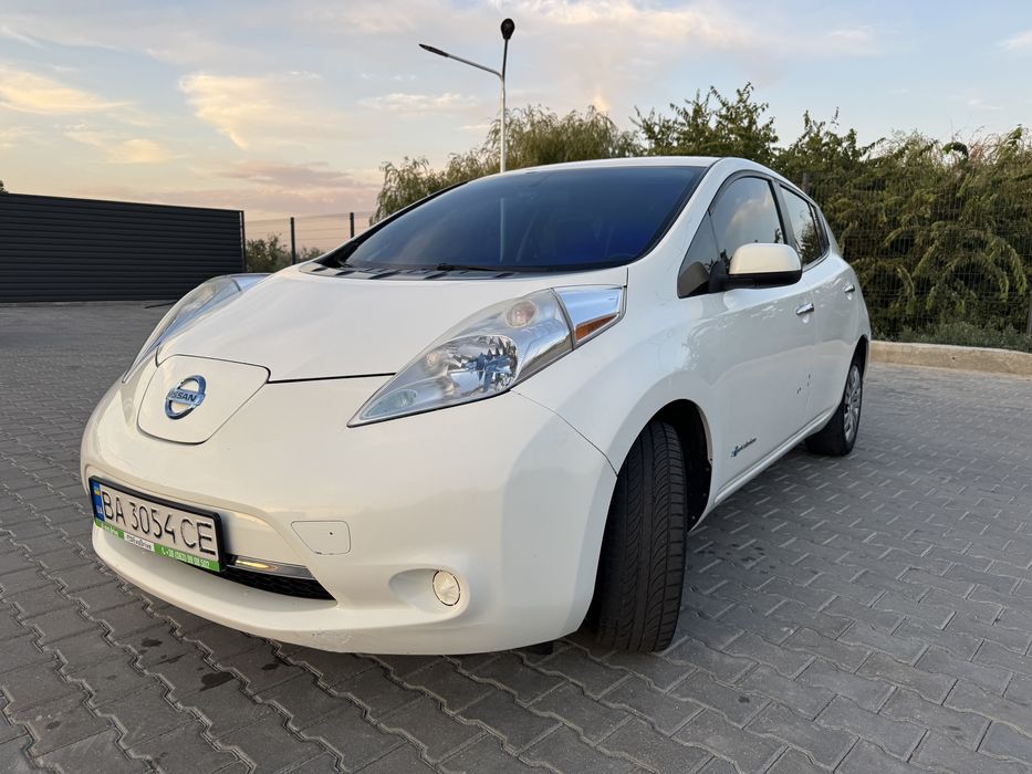 Продам Nissan Leaf