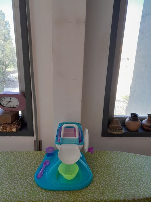 Vendo Máquina de Gelados FROZEN de Brincar para Criança como nova