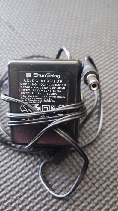 Zasilacz AC/DC 230 9V
