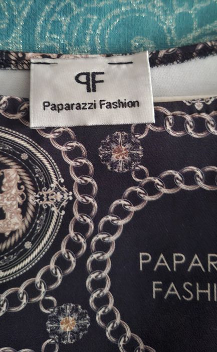 Czarna tunika z ciekawym printem Papaeazzi  Fashion 44/XXL