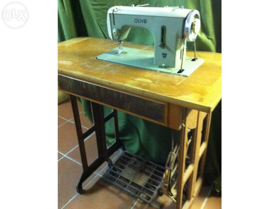 Máquina de costura Oliva