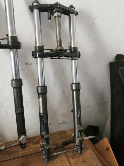 Przednie zawieszenie do motocykla