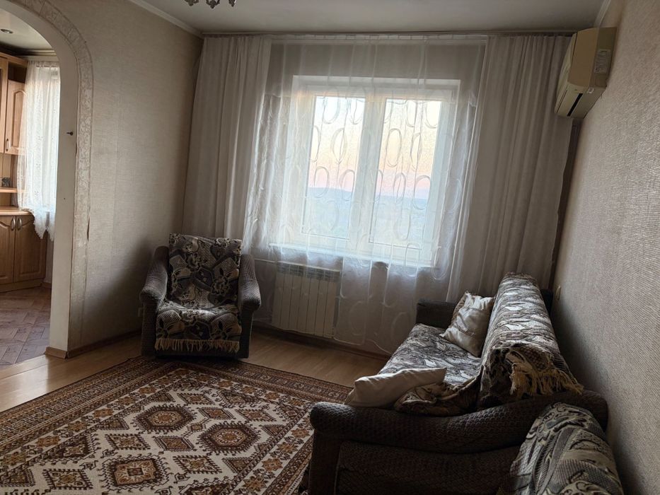 Продам простору 3-кімнатну квартиру в Центрально-Міському районі, проспект Миру 4