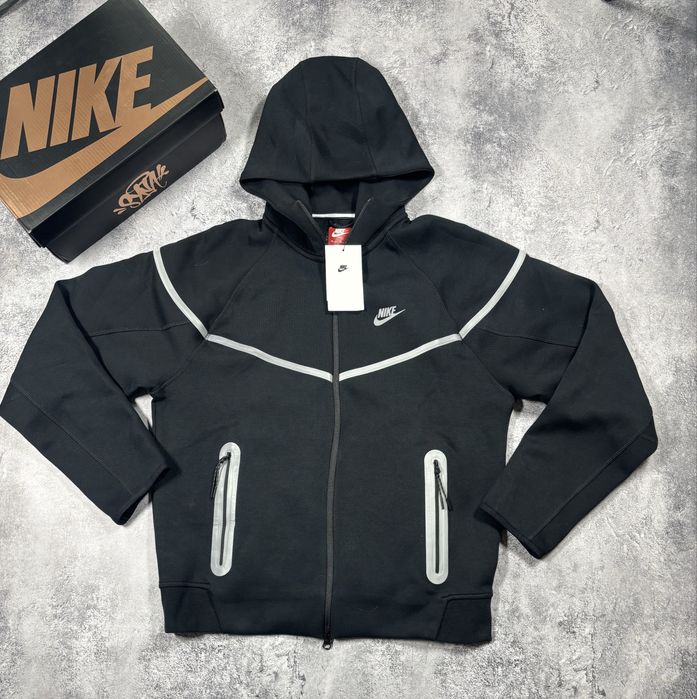 Продам nike tech fleece reflective