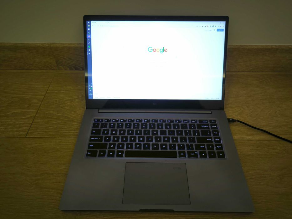 Xiaomi Mi Notebook Pro 15.6 Intel Core i7 4.0GHz 16GB RAM 256GB SSD