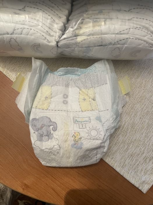 Продам памперси 0 і 1