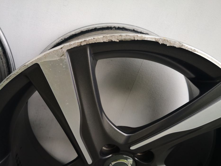 Felgi Ori Volvo R-Design Ixion 18" 5x108