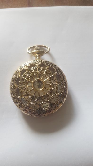 Relógio  de  bolso com bonita  estrutura  em Prata