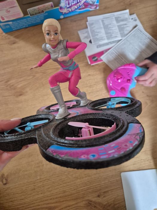 Barbie dron latająca lalka sprawna ma pilot