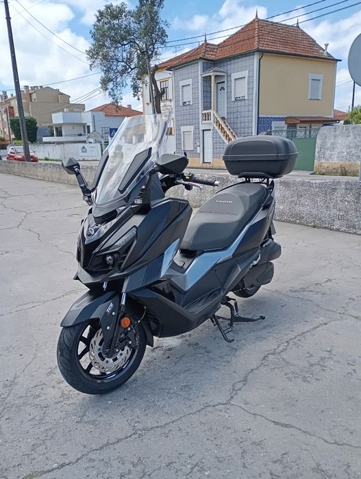 Moto  scooter SYM 125
