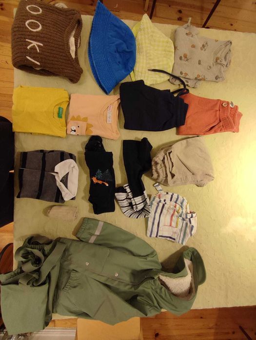 Lote de roupa de menino, idade 12-18 meses, 70 itens, muito bom estado / marcas laranjinha, knot, e outros