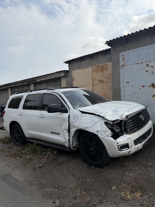 Toyota sequoia trd sport 2018  5,7 дтп